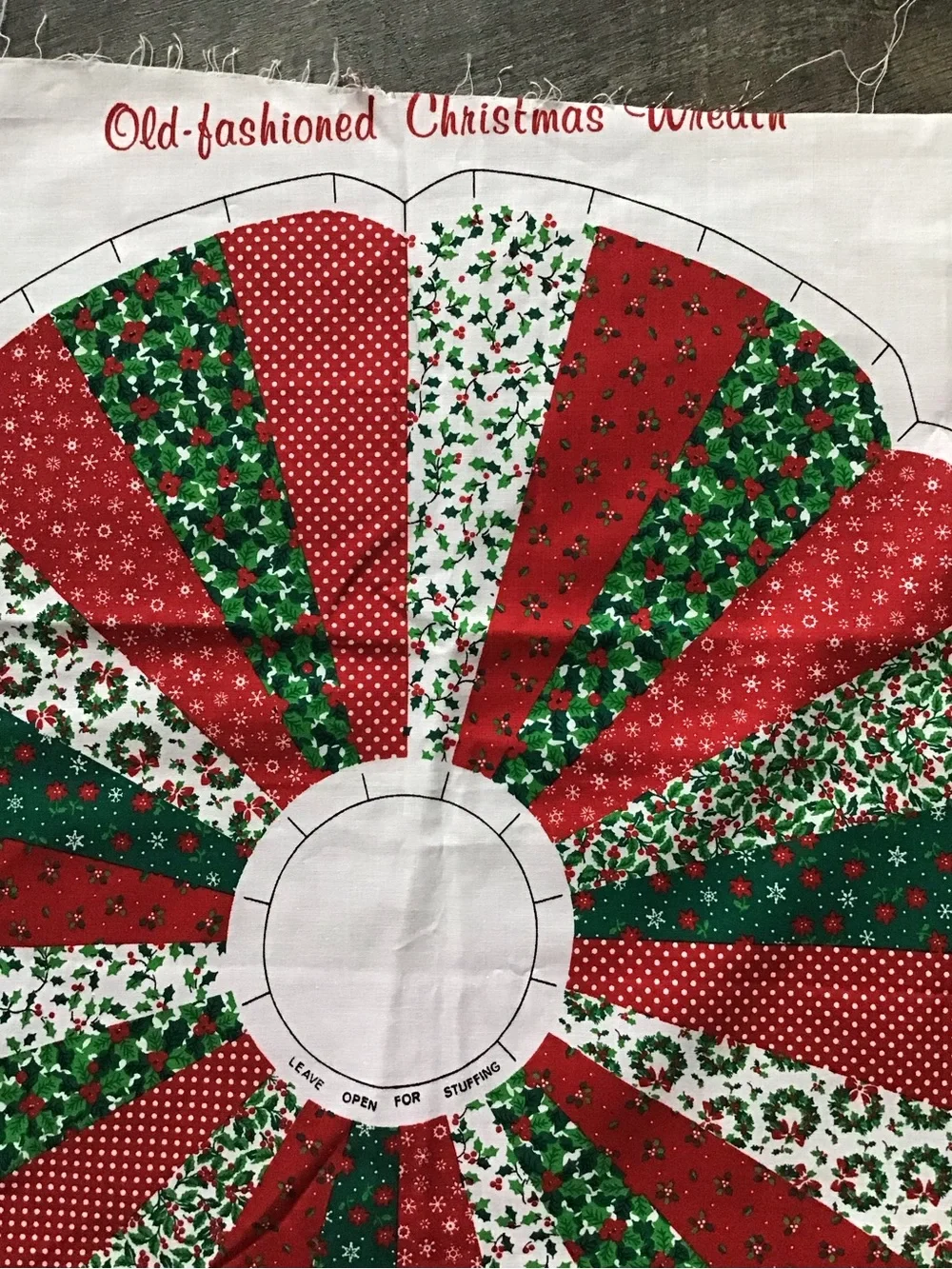Vintage Cranston print works Old Fashioned Christmas Wreath fabric panel